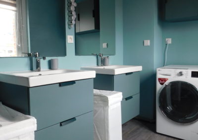 Salle de bain tendance vert gris