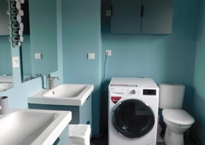 Salle de bain tendance vert gris
