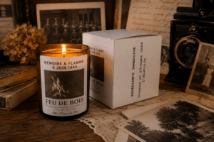 Bougie Mémoire et Flamme entourée de photos anciennes pour préserver les souvenirs et transmettre l'histoire familiale